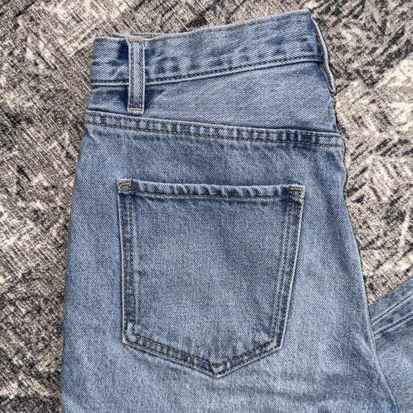 Women’s size 26 Agolde mid wash ankle crop jeans with distressed hem - Picture 2 of 8